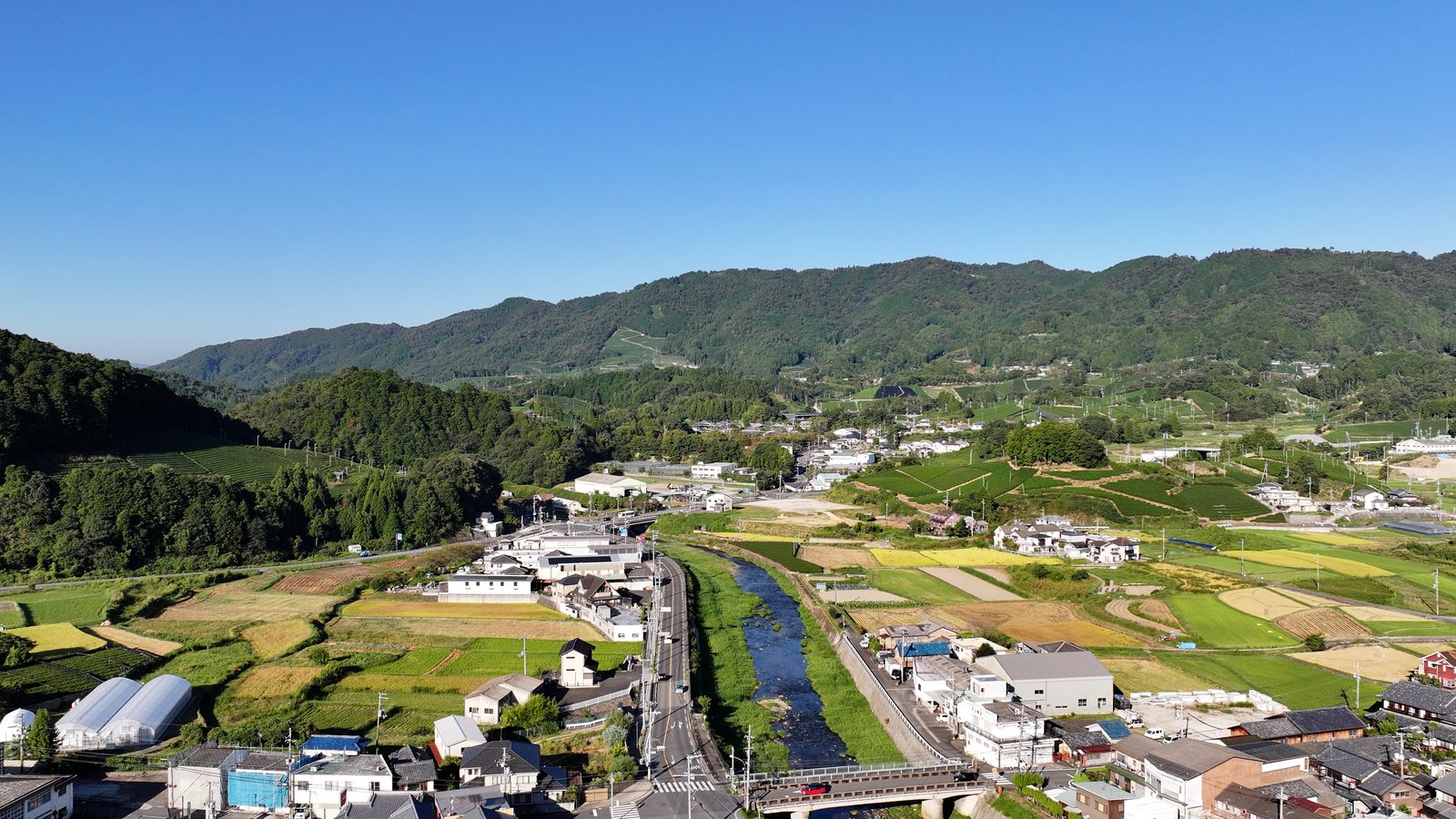 和束川と町並み