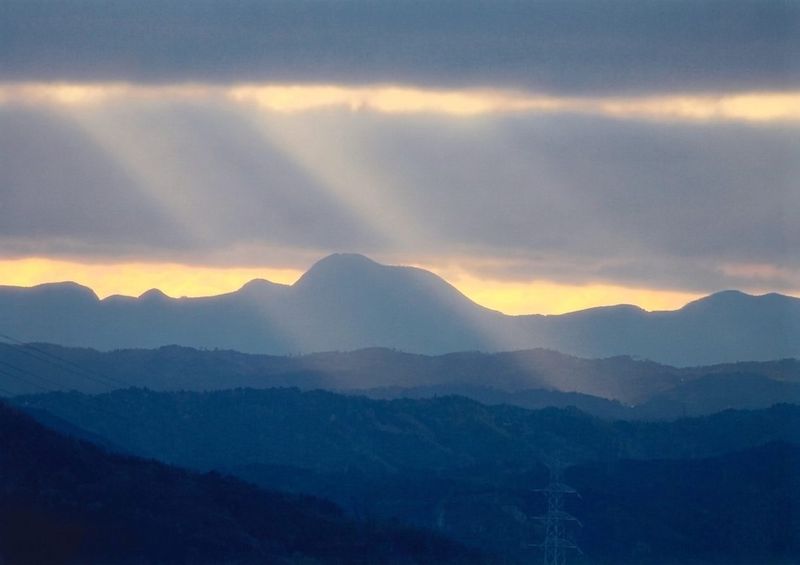 Light over the hills toward the Soni highlands